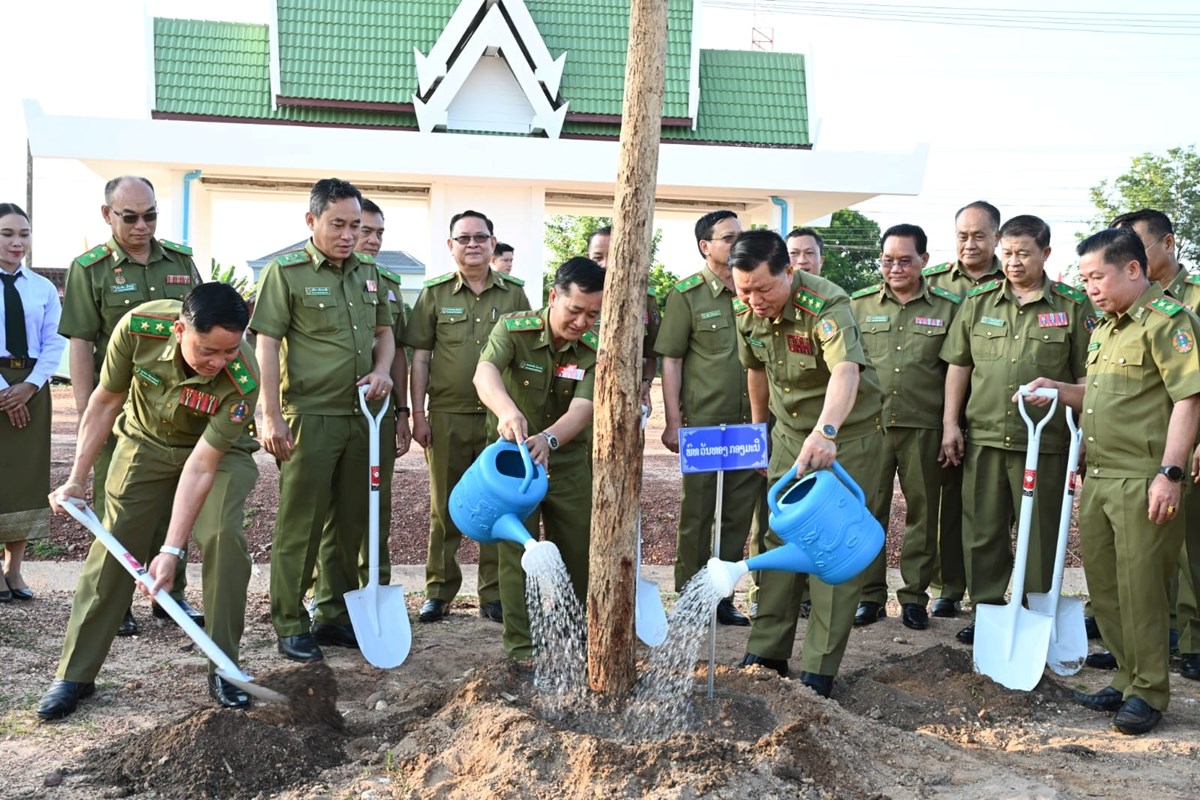 ກະຊວງ ປກສ ປູກຕົ້ນໄມ້ ໃນໂອກາດວັນປູກຕົ້ນໄມ້ແຫ່ງຊາດ image 2 ກະຊວງ ປກສ ປກຕນໄມ ໃນໂອກາດວນປກຕນໄມແຫງຊາດ - image 2