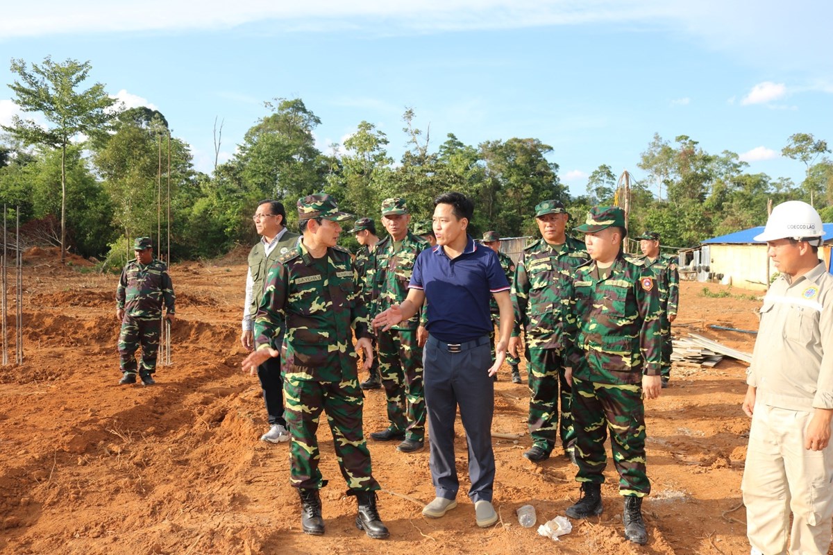 ພົນໂທ ສາຍໃຈ ກົມມະສິດ ລົງຕິດຕາມການກໍ່ສ້າງ ໂຄງການຢູ່ກຸ່ມບ້ານໜອງມ້າ image 1 ພນໂທ ສາຍໃຈ ກມມະສດ ລງຕດຕາມການກສາງ ໂຄງການຢກມບານໜອງມາ - image 1