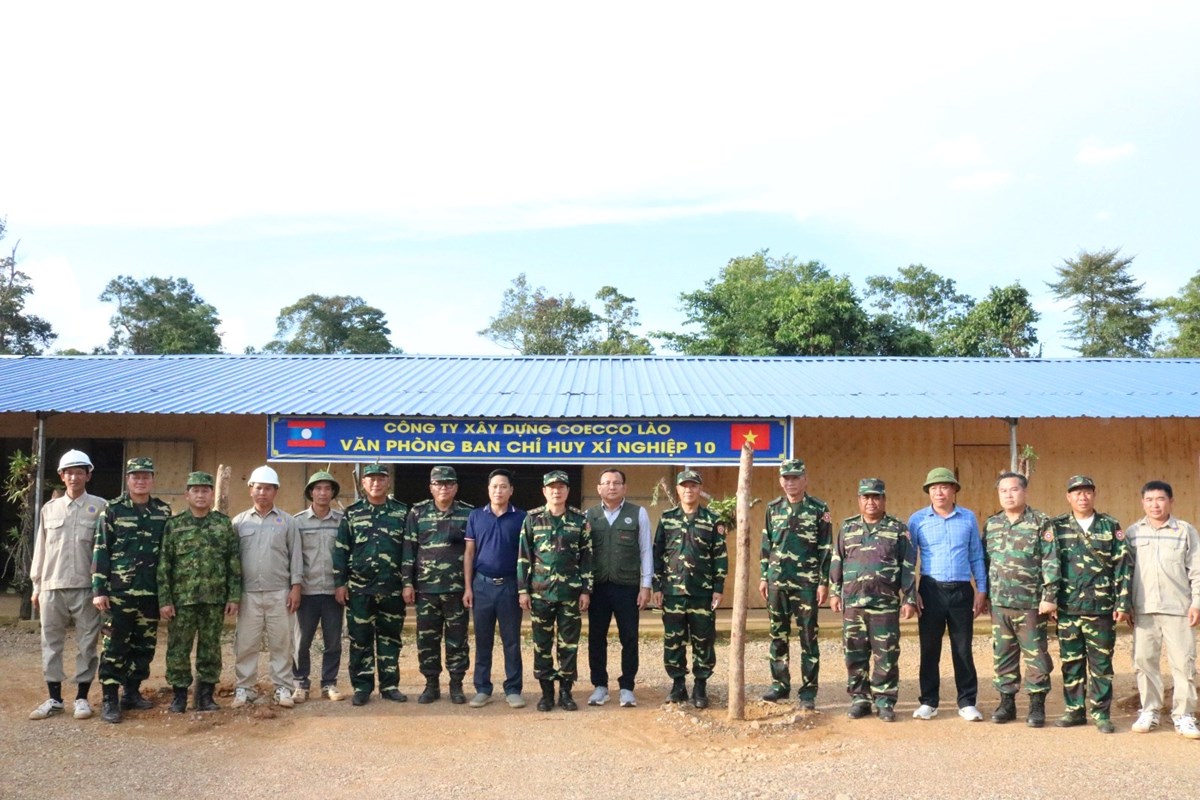 ພົນໂທ ສາຍໃຈ ກົມມະສິດ ລົງຕິດຕາມການກໍ່ສ້າງ ໂຄງການຢູ່ກຸ່ມບ້ານໜອງມ້າ image 2 ພນໂທ ສາຍໃຈ ກມມະສດ ລງຕດຕາມການກສາງ ໂຄງການຢກມບານໜອງມາ - image 2