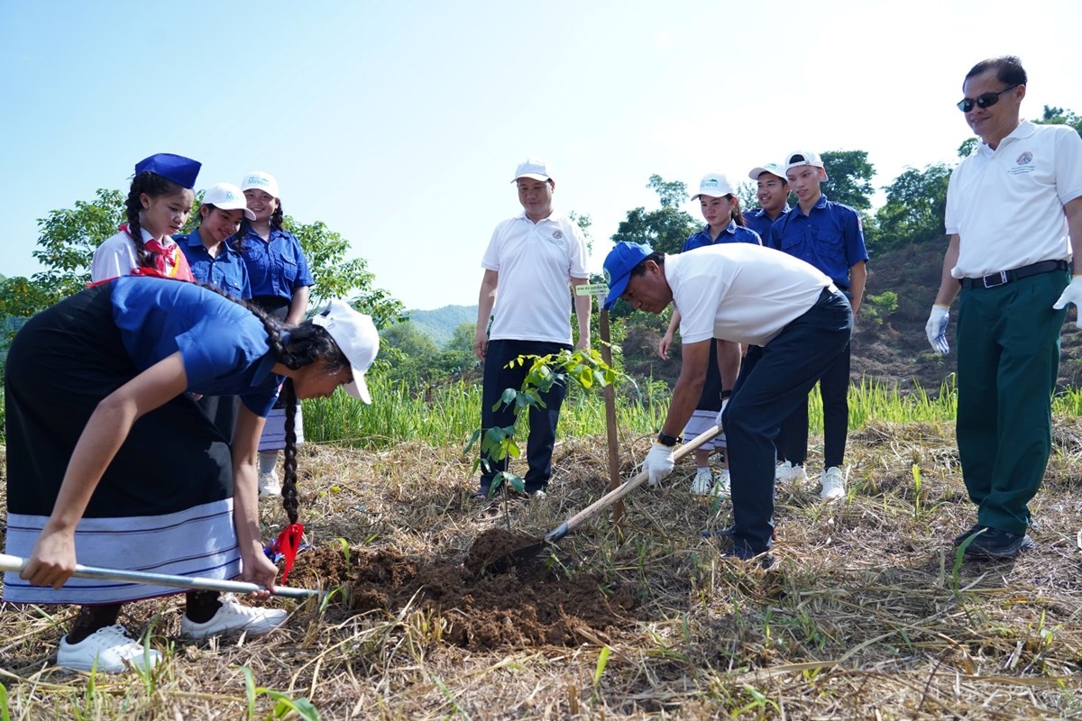 ຫວງພະບາງ ສະເຫມສະຫອງ ວນປກຕນໄມແຫງຊາດ ແລະ ວນສງແວດລອມໂລກ - image 1