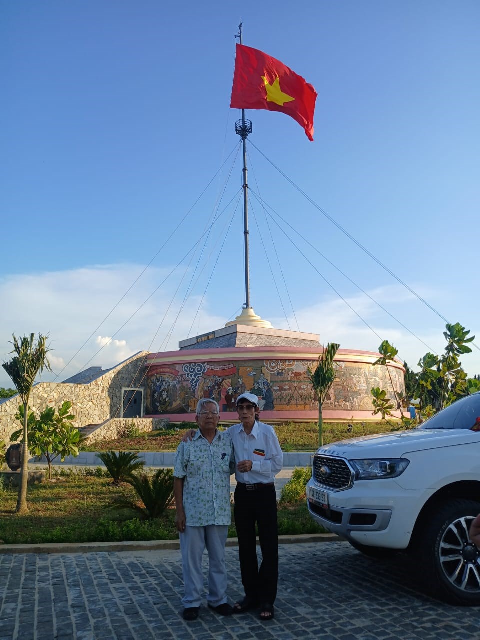 ສລະປນແຫງຊາດລາວ ພອມດວຍຄະນະ ຢຽມຊມສະຖານທຮອງຮອຍບນຮບເກາ - image 1