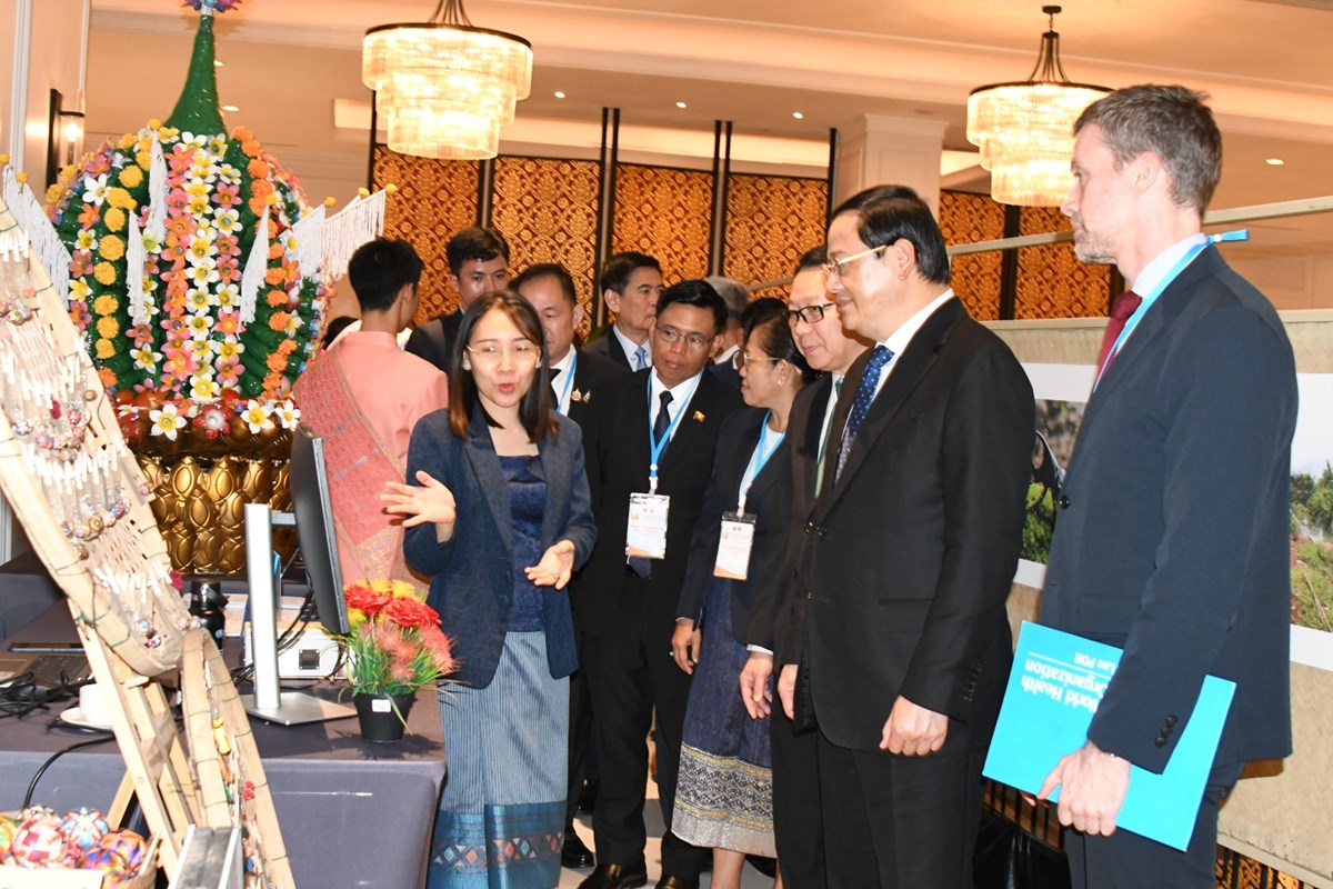 ກອງປະຊມຄະນະກາມະການຂນລດຖະມນຕ ດານມນລະພດໝອກຄວນຂາມຜານຊາຍແດນ - image 3