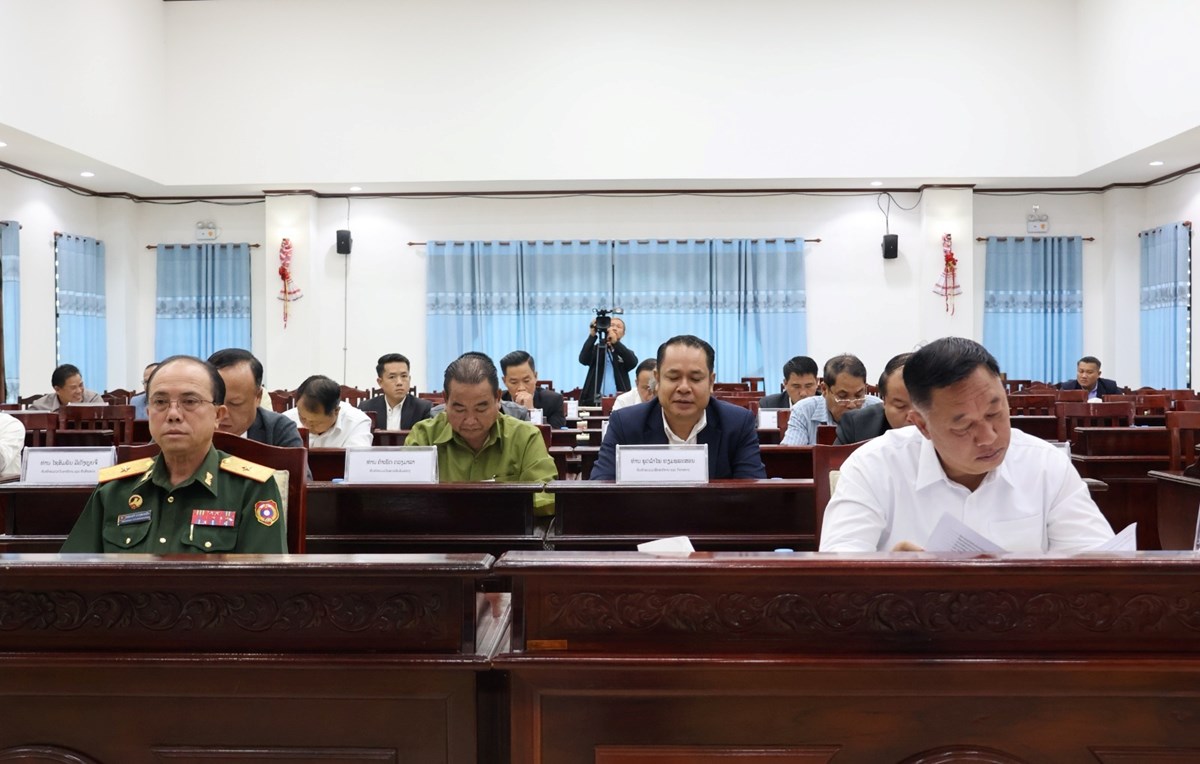 ປິດກອງປະຊຸມ ຄະນະກຳມະການປົກຄອງ ແຂວງໄຊສົມບູນ ເປີດກວ້າງ ຄັ້ງທີ 1 image 1 ປດກອງປະຊມ ຄະນະກຳມະການປກຄອງ ແຂວງໄຊສມບນ ເປດກວາງ ຄງທ 1 - image 1
