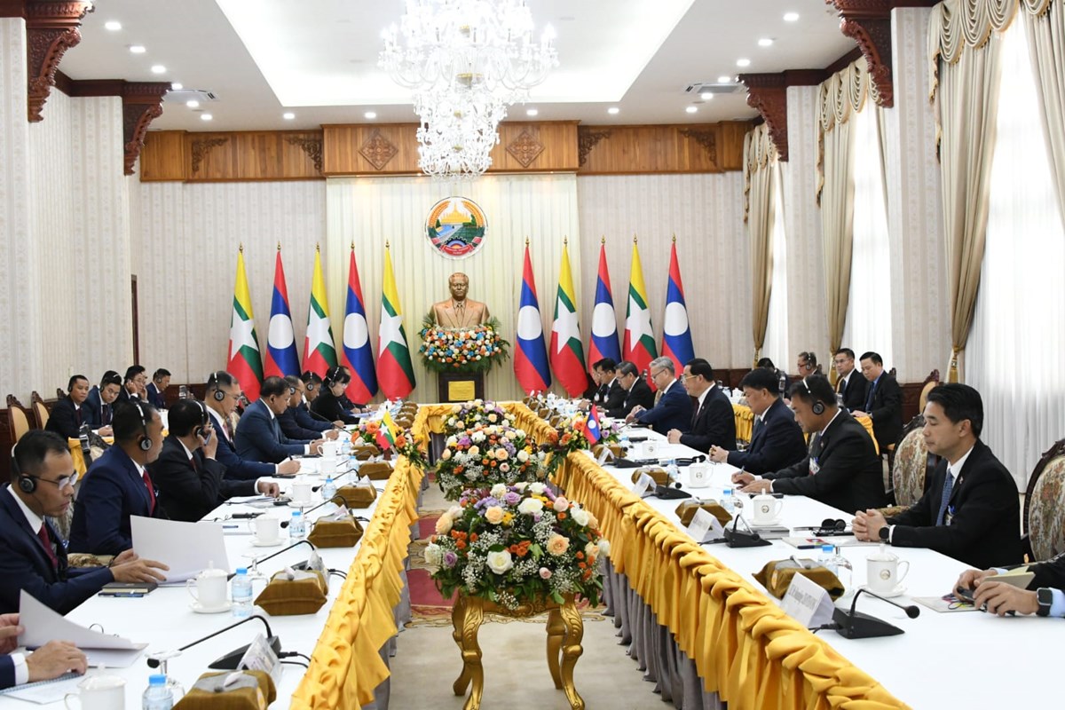 ນາຍົກລັດຖະມົນຕີ ແຫ່ງ ສປປ ລາວ ພົບປະກັບ ປະທານາທິບໍດີ ແຫ່ງ ສສ ມຽນມາ image 1 ນາຍກລດຖະມນຕ ແຫງ ສປປ ລາວ ພບປະກບ ປະທານາທບດ ແຫງ ສສ ມຽນມາ - image 1