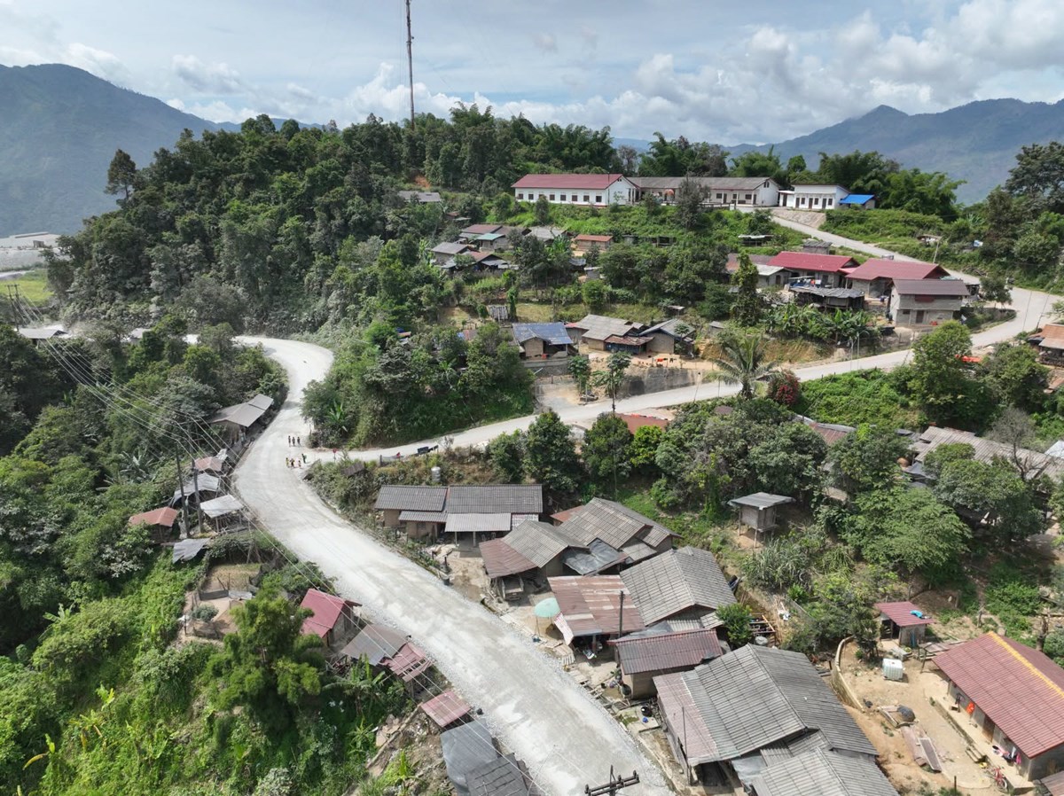 ບໍລິສັດ ພູເບ້ຍ ມາຍນິງ ສຳເລັດໂຄງການປັບປຸງເສັ້ນທາງສາທາລະນະຢູ່ບ້ານນໍ້າຍອນ image 1 ບລສດ ພເບຍ ມາຍນງ ສຳເລດໂຄງການປບປງເສນທາງສາທາລະນະຢບານນາຍອນ - image 1
