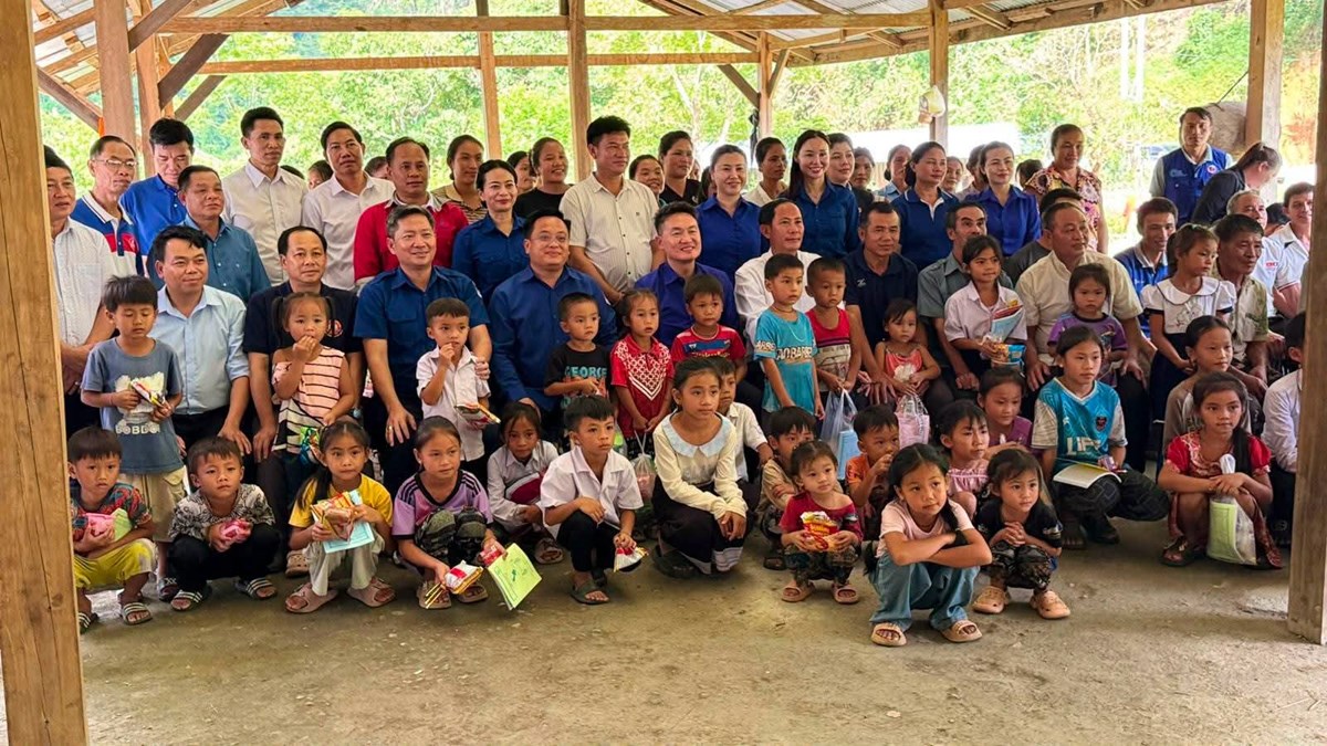 ສຊປລ ສໍາຫຼວດພື້ນທີ່ເພື່ອຈະນໍາແສງສະຫວ່າງ ແລະ ສັນຍານອິນເຕີເນັດລົງສູ່ຊົມຊົນ image 2 ສຊປລ ສາຫວດພນທເພອຈະນາແສງສະຫວາງ ແລະ ສນຍານອນເຕເນດລງສຊມຊນ - image 2