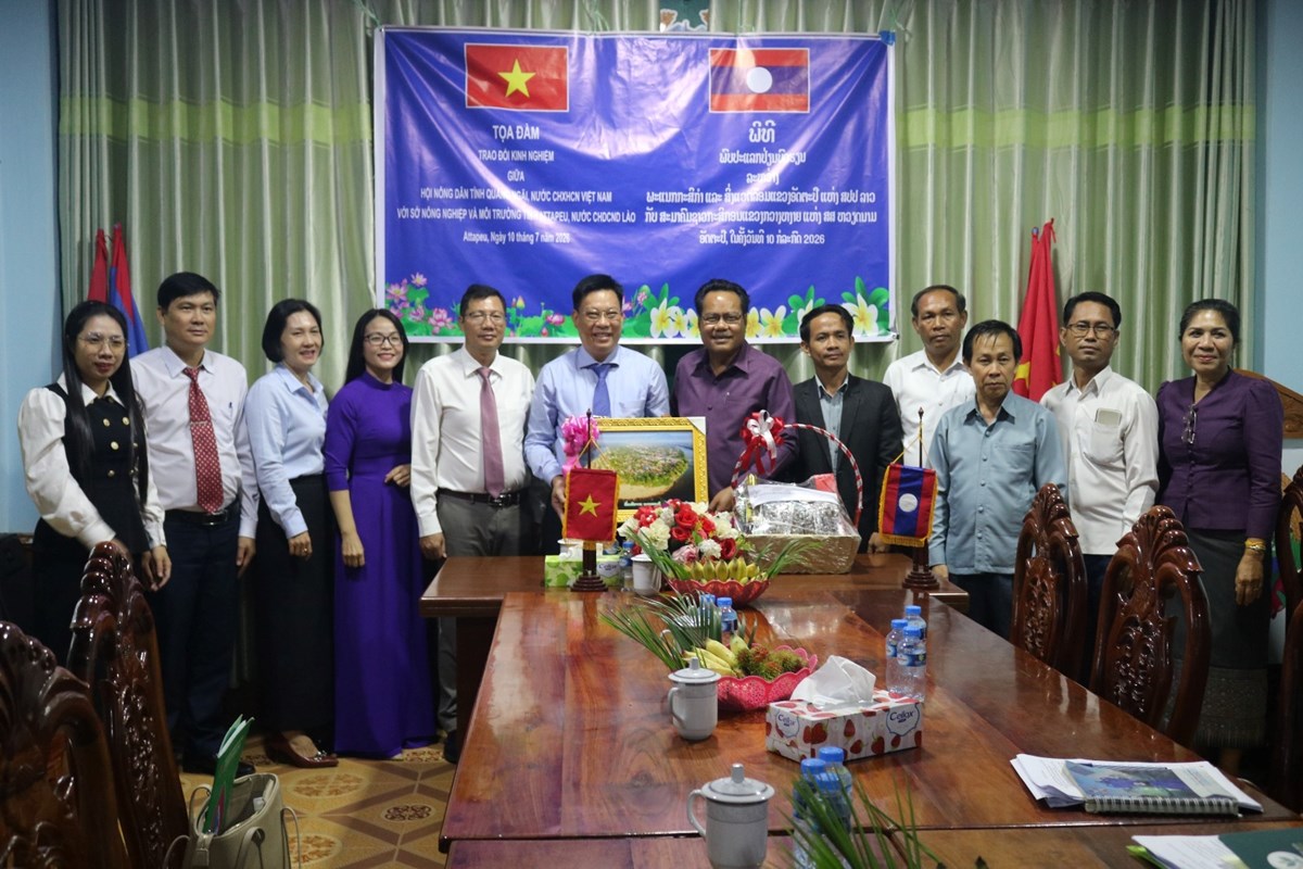 ອັດຕະປື - ກວາງຫງາຍ ແລກປ່ຽນບົດຮຽນ ດ້ານກະສິກຳ image 1 ອດຕະປ - ກວາງຫງາຍ ແລກປຽນບດຮຽນ ດານກະສກຳ - image 1