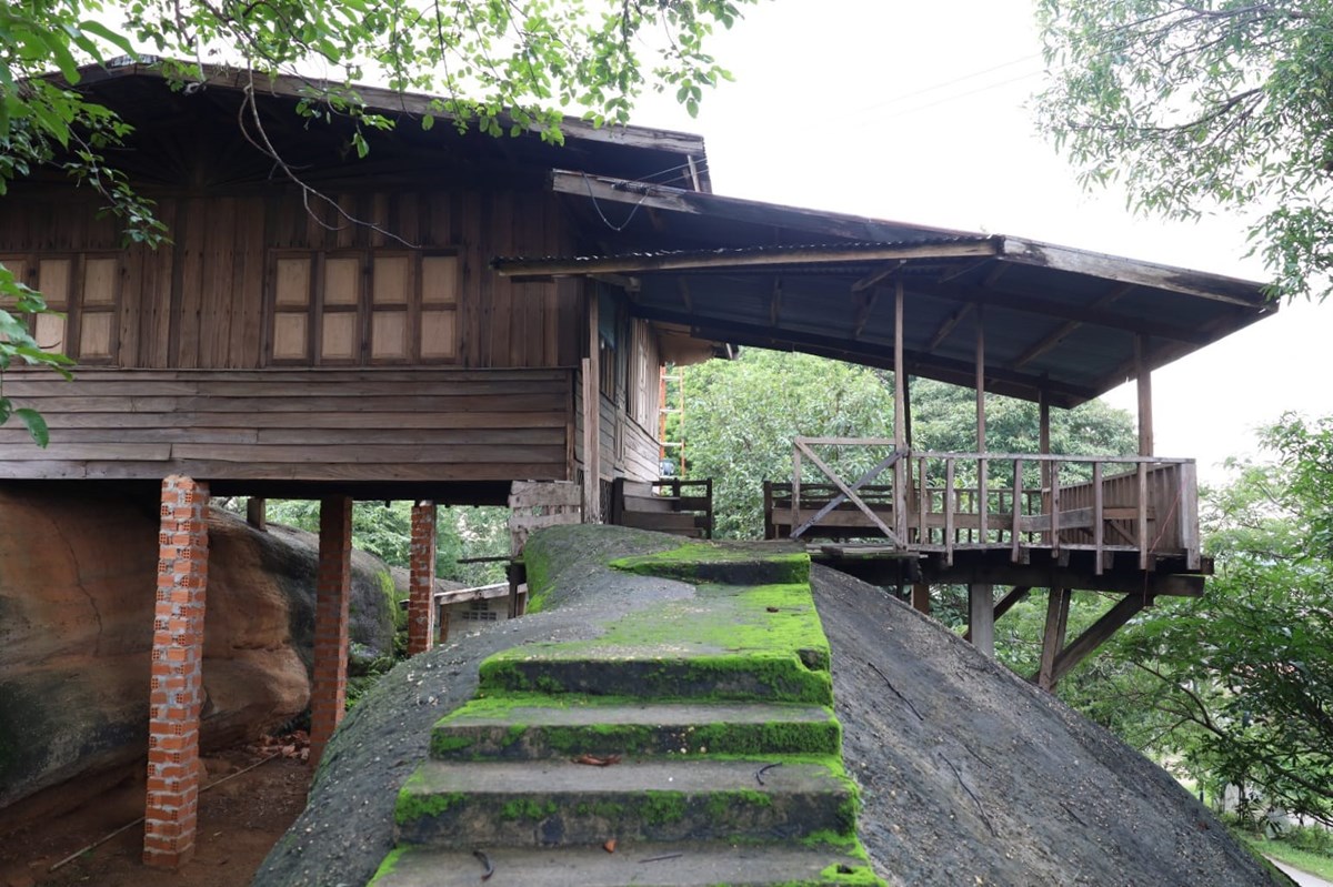 ເລຂາພັກແຂວງຄຳມ່ວນ ລົງກວດກາສະຖານທີ່ ສ້າງ “ແລນມາກໃໝ່” ຂອງເມືອງທ່າແຂກ image 1 ເລຂາພກແຂວງຄຳມວນ ລງກວດກາສະຖານທ ສາງ “ແລນມາກໃໝ” ຂອງເມອງທາແຂກ - image 1