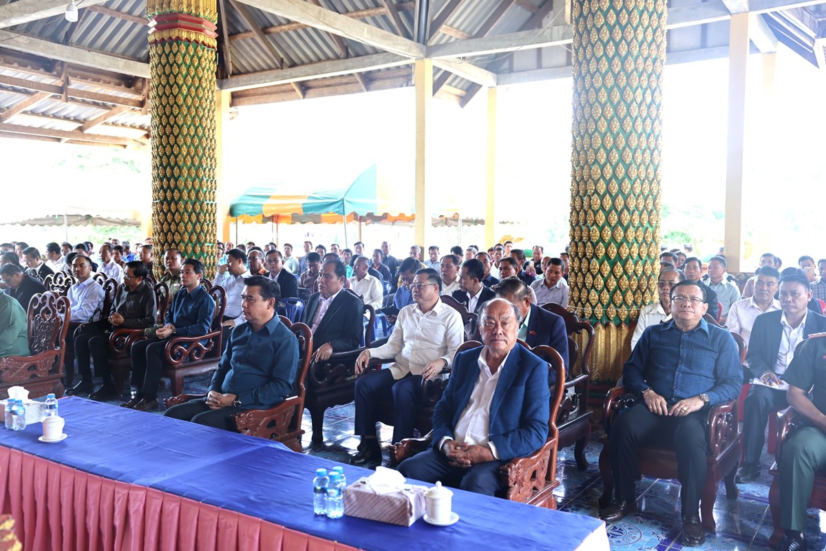 ນາຍົກລັດຖະມົນຕີຢ້ຽມຢາມ ແລະ ຊີ້ນຳວຽກງານ ຢູ່ເມືອງມະຫາໄຊ image 2 ນາຍກລດຖະມນຕຢຽມຢາມ ແລະ ຊນຳວຽກງານ ຢເມອງມະຫາໄຊ - image 2