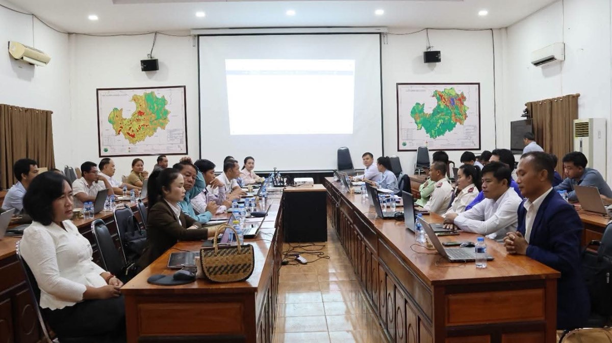 ອັດຕະປືຝຶກອົບຮົມການນໍາໃຊ້ລະບົບຖານຂໍ້ມູນຂຶ້ນບັນຊີໂຄງການເຊົ່າ-ສຳປະທານທີ່ດິນ image 1 ອດຕະປຝກອບຮມການນາໃຊລະບບຖານຂມນຂນບນຊໂຄງການເຊາ-ສຳປະທານທດນ - image 1