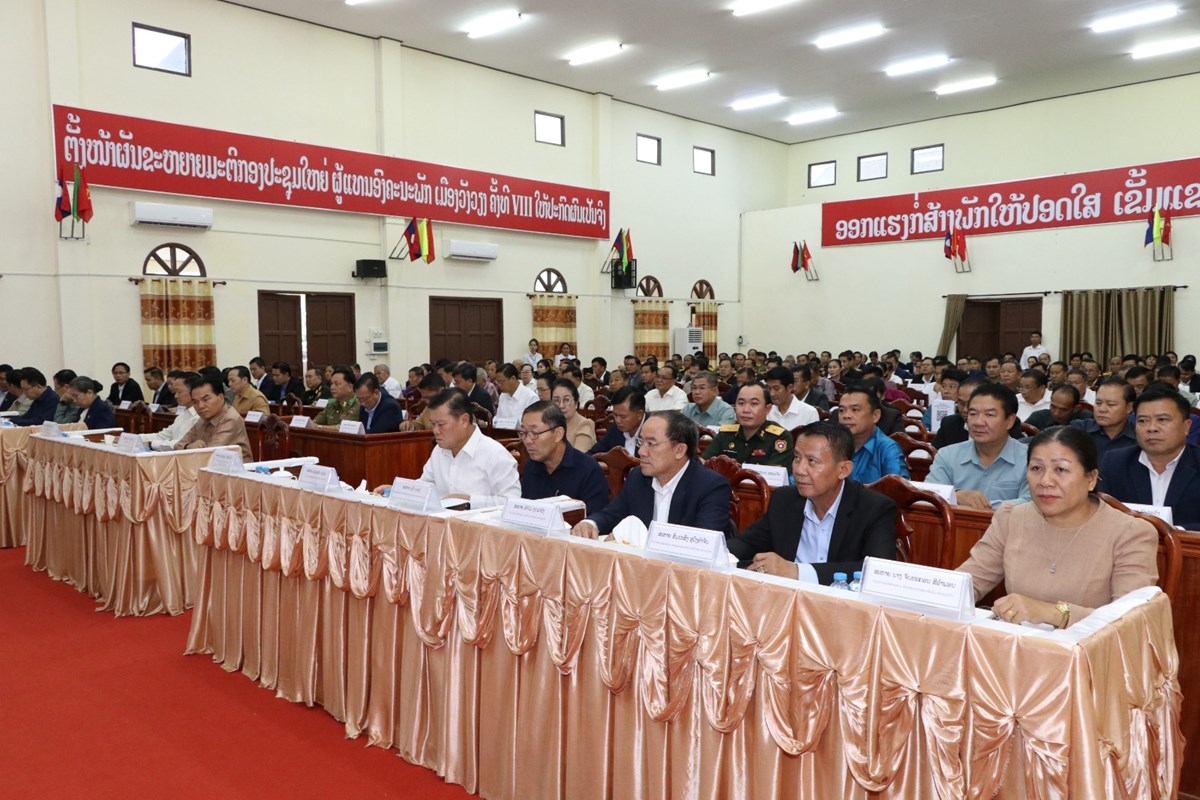 ສະຫາຍ ທອງລນ ສສລດ ຢຽມຢາມ ແລະ ໂອລມພະນກງານຫກແຫງ ຂອງແຂວງວຽງຈນ - image 2