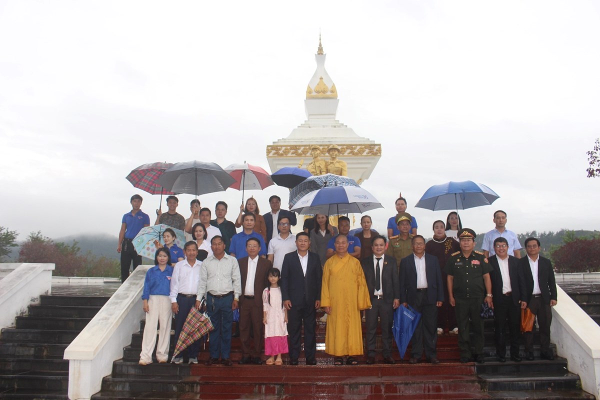 ຊາວຫວຽດນາມຢແຂວງຊຽງຂວາງ ລະນກວນເສຍອງຄະ ນກຮບຫວຽດນາມ - image 1