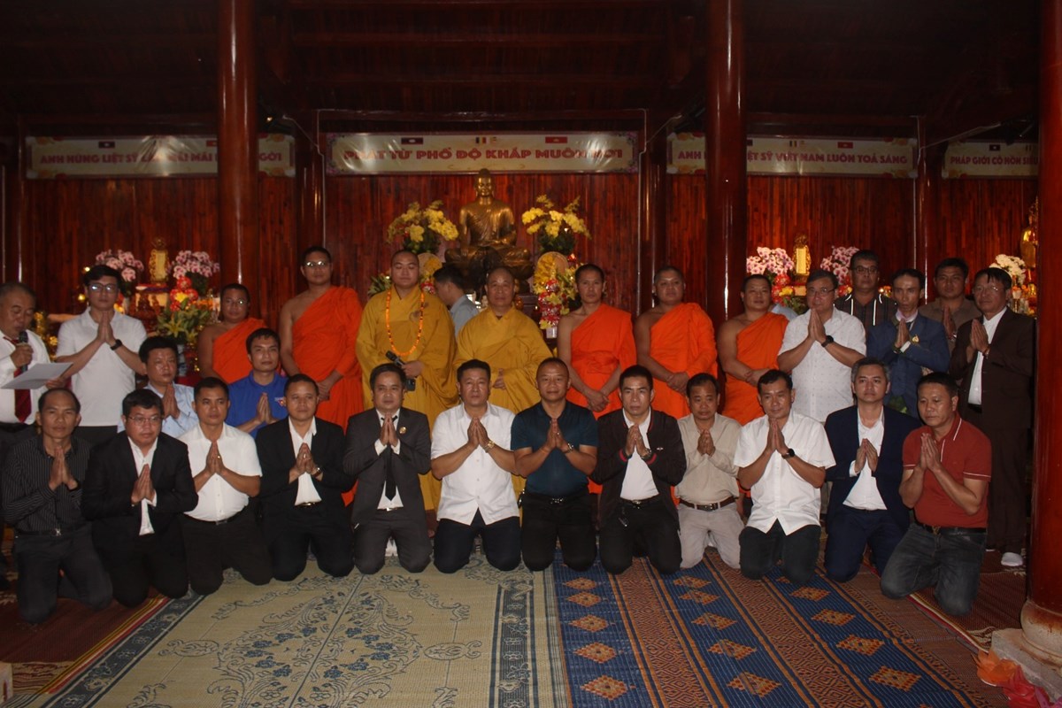 ຊາວຫວຽດນາມຢແຂວງຊຽງຂວາງ ລະນກວນເສຍອງຄະ ນກຮບຫວຽດນາມ - image 3