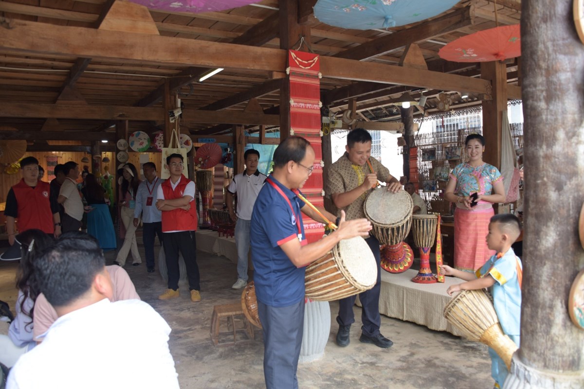 ສະຖານທີ່ທ່ອງທ່ຽວຊົນນະບົດ ສາມມານ ກິ່ງແຂວງສິບສອງພັນນາ image 1 ສະຖານທທອງທຽວຊນນະບດ ສາມມານ ກງແຂວງສບສອງພນນາ - image 1