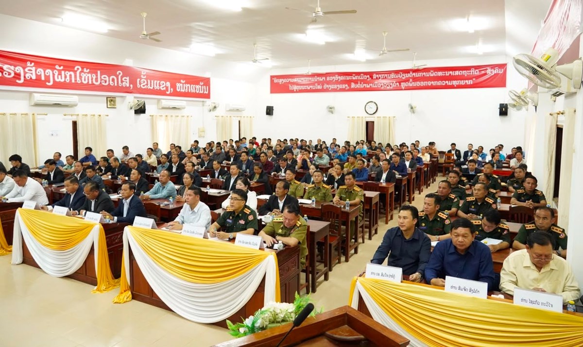 ການນຳ ແຂວງຫວງພະບາງ ຊກຍວຽກງານຮອບດານຢເມອງວຽງຄາ - image 1