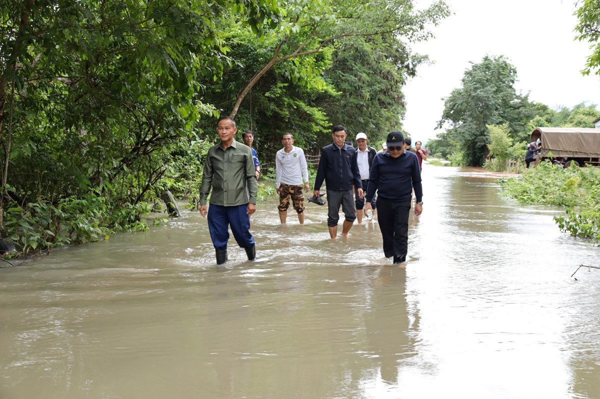 ສພຂ ຄໍາມ່ວນ ຕິດຕາມສະພາບໄພພິບັດນໍ້າຖ້ວມຢູ່ເມືອງຄູນຄໍາ image 1 ສພຂ ຄາມວນ ຕດຕາມສະພາບໄພພບດນາຖວມຢເມອງຄນຄາ - image 1