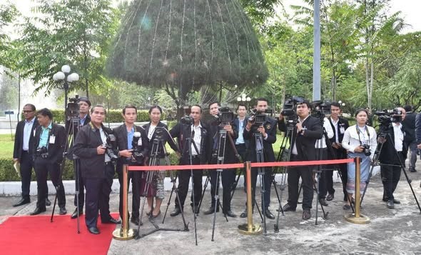 76 ປີ ພາຍໃຕ້ການນໍາພາຂອງພັກ ສື່ມວນຊົນລາວ ໄດ້ຮັບການພັດທະນາຢ່າງຕໍ່ເນື່ອງ image 1 76 ປ ພາຍໃຕການນາພາຂອງພກ ສມວນຊນລາວ ໄດຮບການພດທະນາຢາງຕເນອງ - image 1