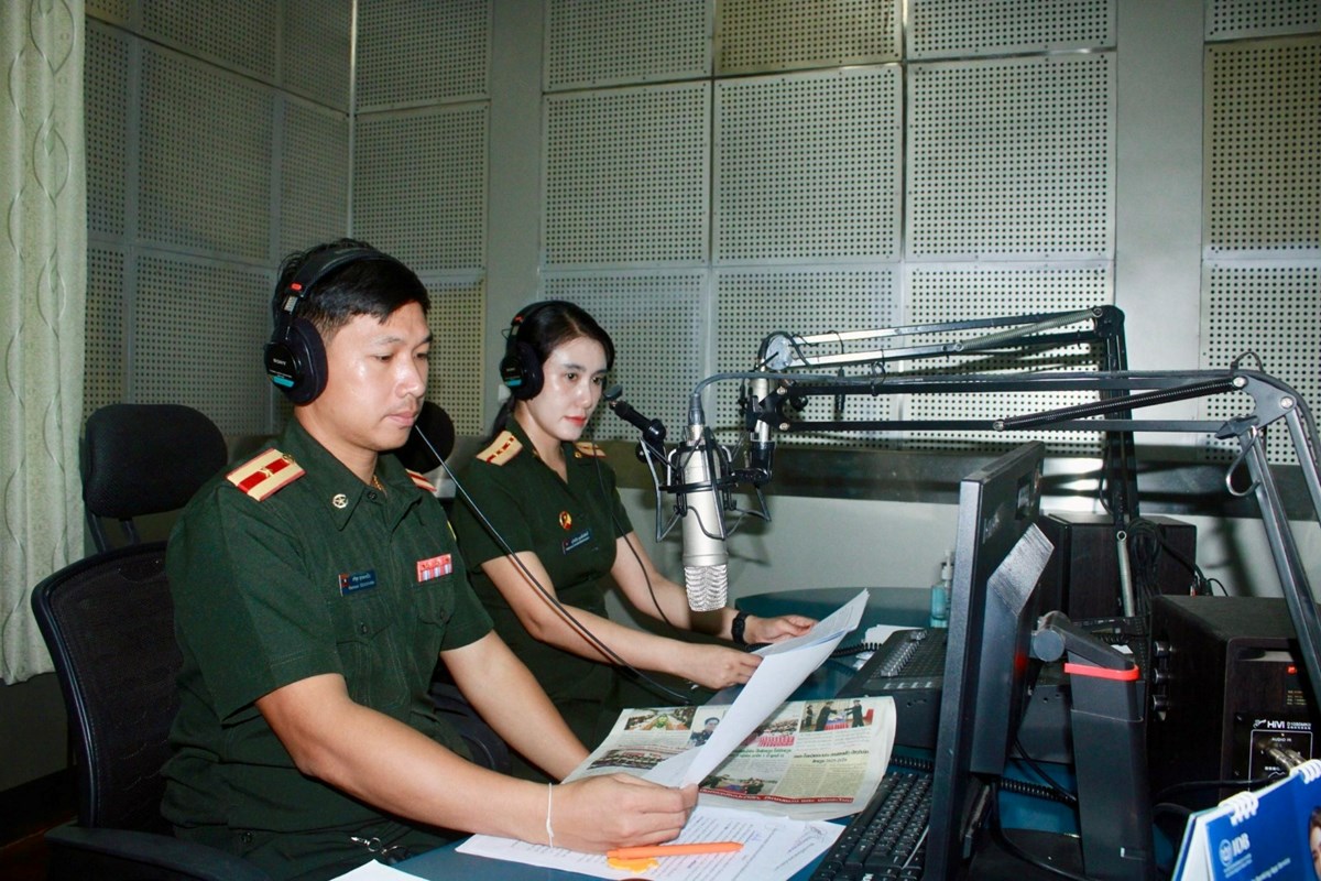 ສຸມໃສ່ 4 ດ້ານ ເພື່ອພັດທະນາສື່ວິທະຍຸກະຈາຍສຽງກອງທັບ image 1 ສມໃສ 4 ດານ ເພອພດທະນາສວທະຍກະຈາຍສຽງກອງທບ - image 1