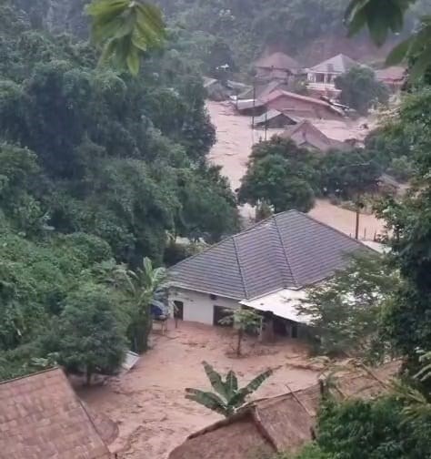 ການນຳແຂວງຫຼວງນ້ຳທາ ລົງຕິດຕາມ ນ້ຳຖ້ວມ ບ້ານນ້ຳດີ-ປ່າປົວະ image 2 ການນຳແຂວງຫວງນຳທາ ລງຕດຕາມ ນຳຖວມ ບານນຳດ-ປາປວະ - image 2