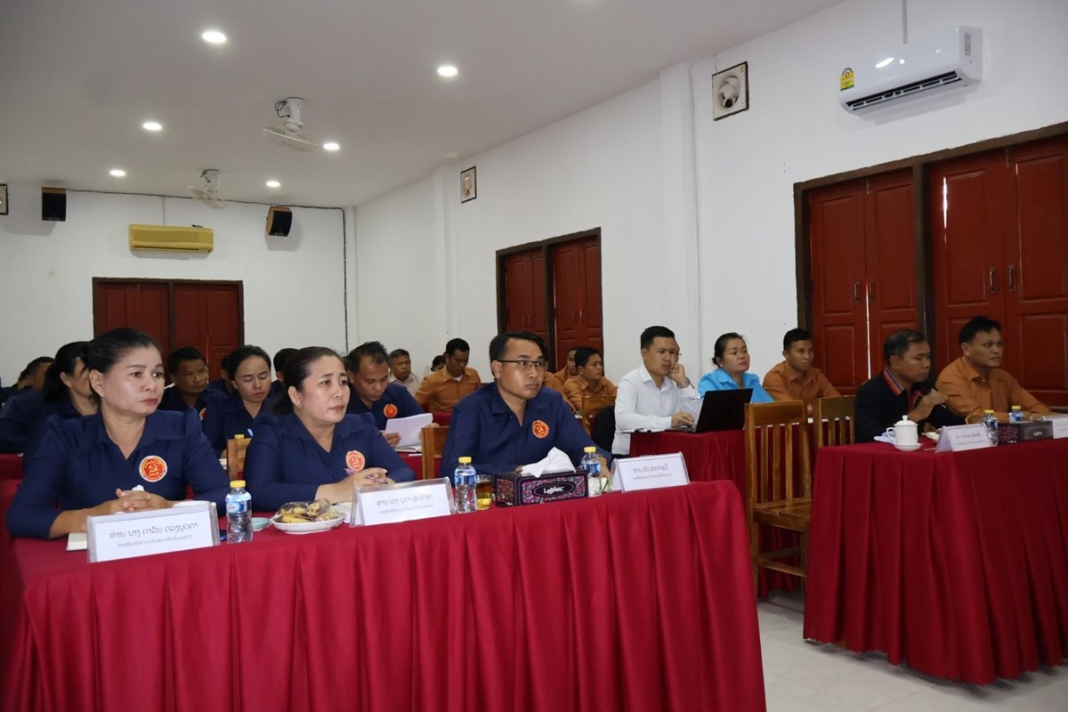 ເລຂາພັກແຂວງສາລະວັນ ເນັ້ນການໂຄສະນາຕ້ອງມີຫຼາຍຮູບ-ຫຼາຍສີ image 1 ເລຂາພກແຂວງສາລະວນ ເນນການໂຄສະນາຕອງມຫາຍຮບ-ຫາຍສ - image 1
