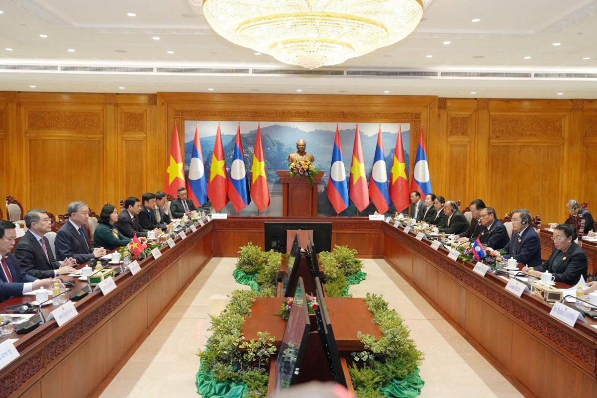 ສະຫາຍ ໄຊສມພອນ ພມວຫານ ກບການປະກອບສວນ ເພມພນຄນສາງ ສາຍພວພນ ລາວ – ຫວຽດນາມ - image 3