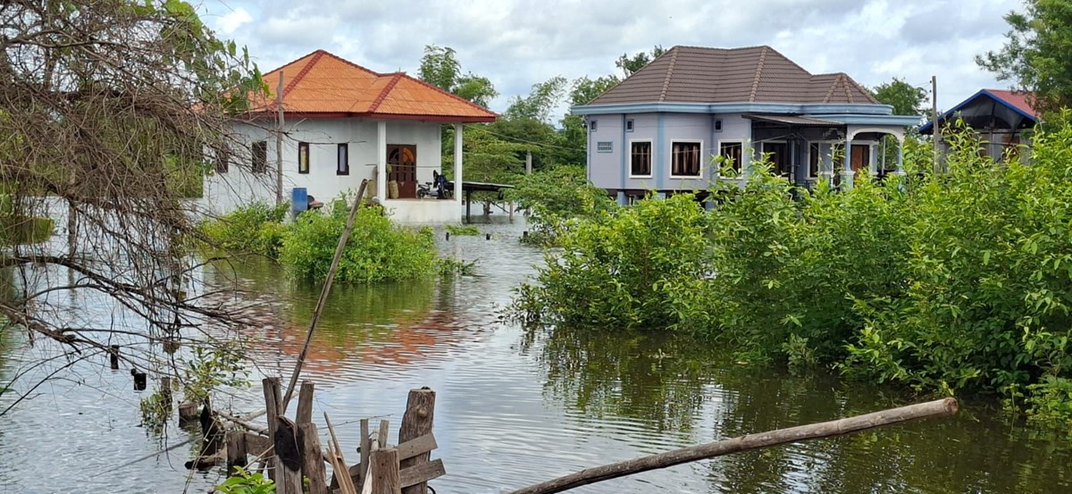 ການນຳເມືອງມຸນລະປາໂມກ ມອບເຄື່ອງຊ່ວຍເຫຼືອແກ່ຜູ້ປະສົບໄພນ້ຳຖ້ວມຢູ່ຕາແສງນາດີ image 2 ການນຳເມອງມນລະປາໂມກ ມອບເຄອງຊວຍເຫອແກຜປະສບໄພນຳຖວມຢຕາແສງນາດ - image 2