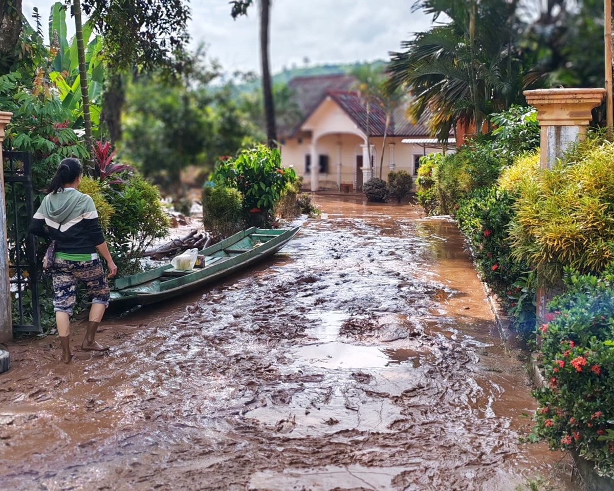 7 ບ້ານ 195 ຄອບຄົວໄດ້ຮັບຜົນກະທົບຈາກໄພນໍ້າຖ້ວມຢູ່ເທສະບານເມືອງນໍ້າບາກ image 4 7 ບານ 195 ຄອບຄວໄດຮບຜນກະທບຈາກໄພນາຖວມຢເທສະບານເມອງນາບາກ - image 4