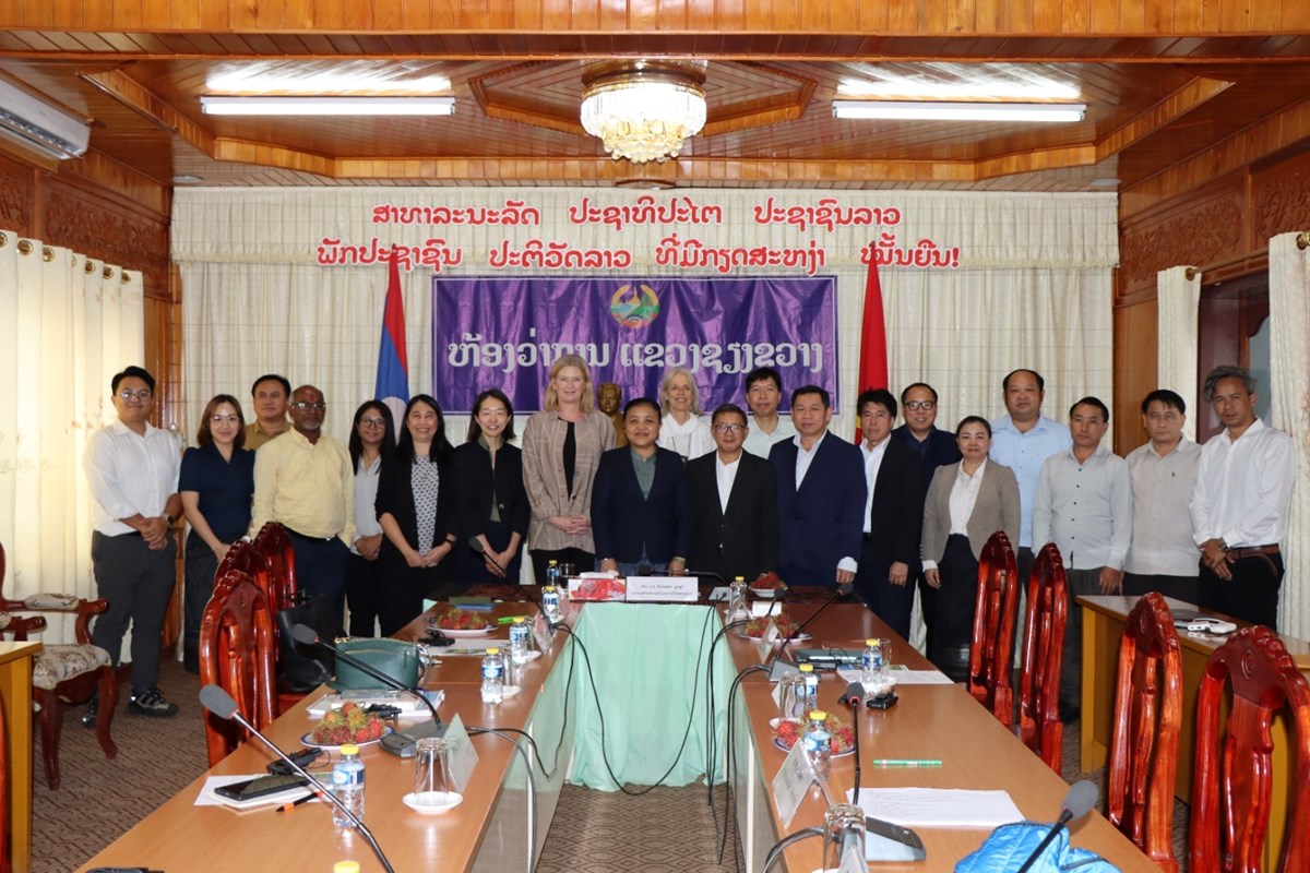 ຄະນະຊ່ຽວຊານທະນາຄານໂລກ ພົບປະ ຮອງປະທານຄະນະກຳມະການປົກຄອງແຂວງຊຽງຂວາງ image 1 ຄະນະຊຽວຊານທະນາຄານໂລກ ພບປະ ຮອງປະທານຄະນະກຳມະການປກຄອງແຂວງຊຽງຂວາງ - image 1