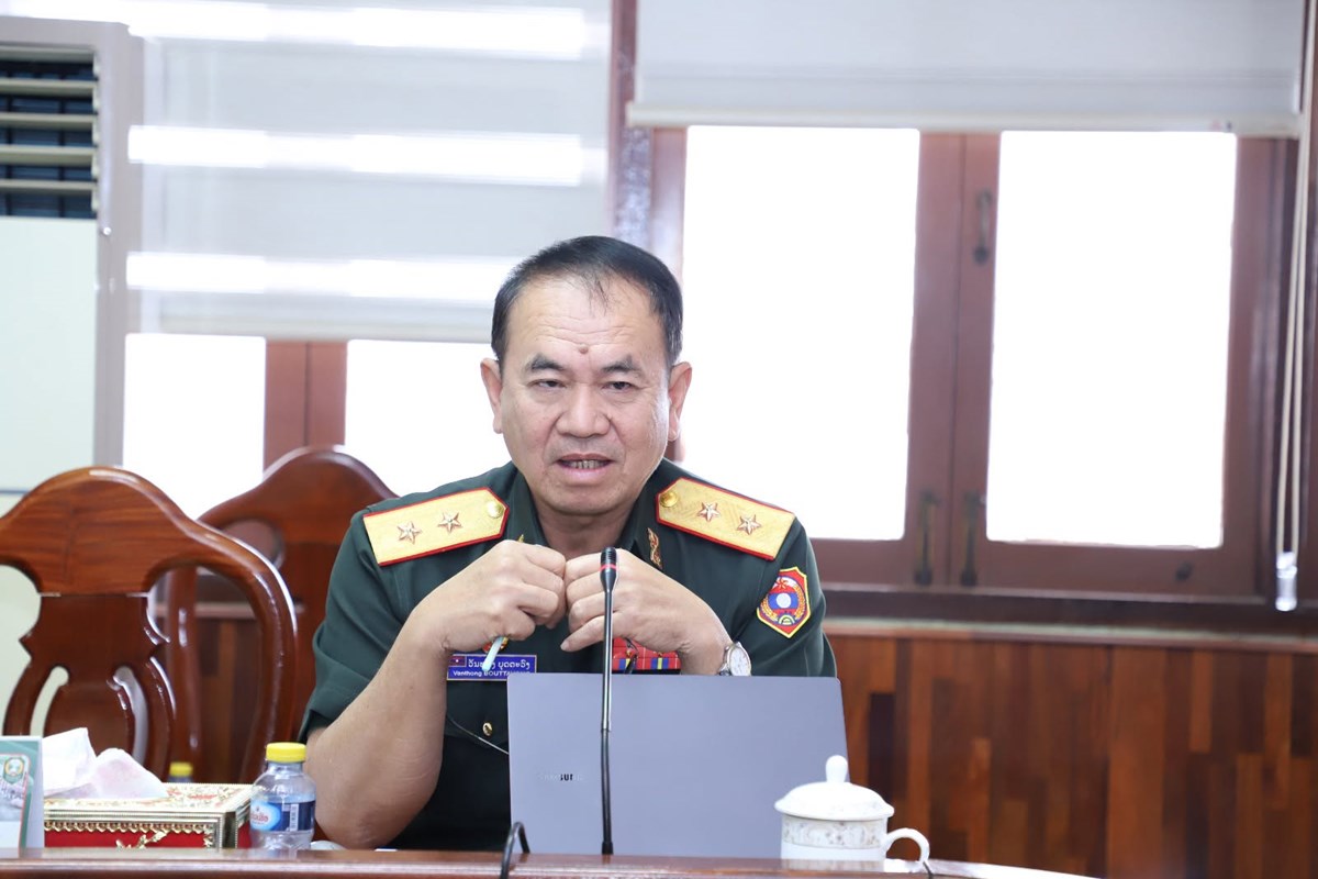 ຜານຮາງດຳລດວາດວຍການຈດຕງ ແລະ ການເຄອນໄຫວຂອງກອງທບປະຊາຊນລາວ - image 1
