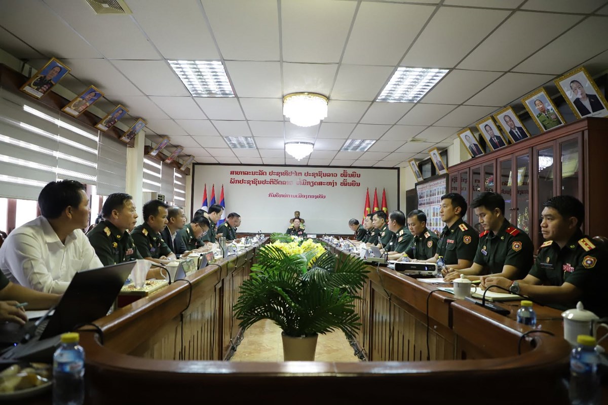 ຜານຮາງດຳລດວາດວຍການຈດຕງ ແລະ ການເຄອນໄຫວຂອງກອງທບປະຊາຊນລາວ - image 2