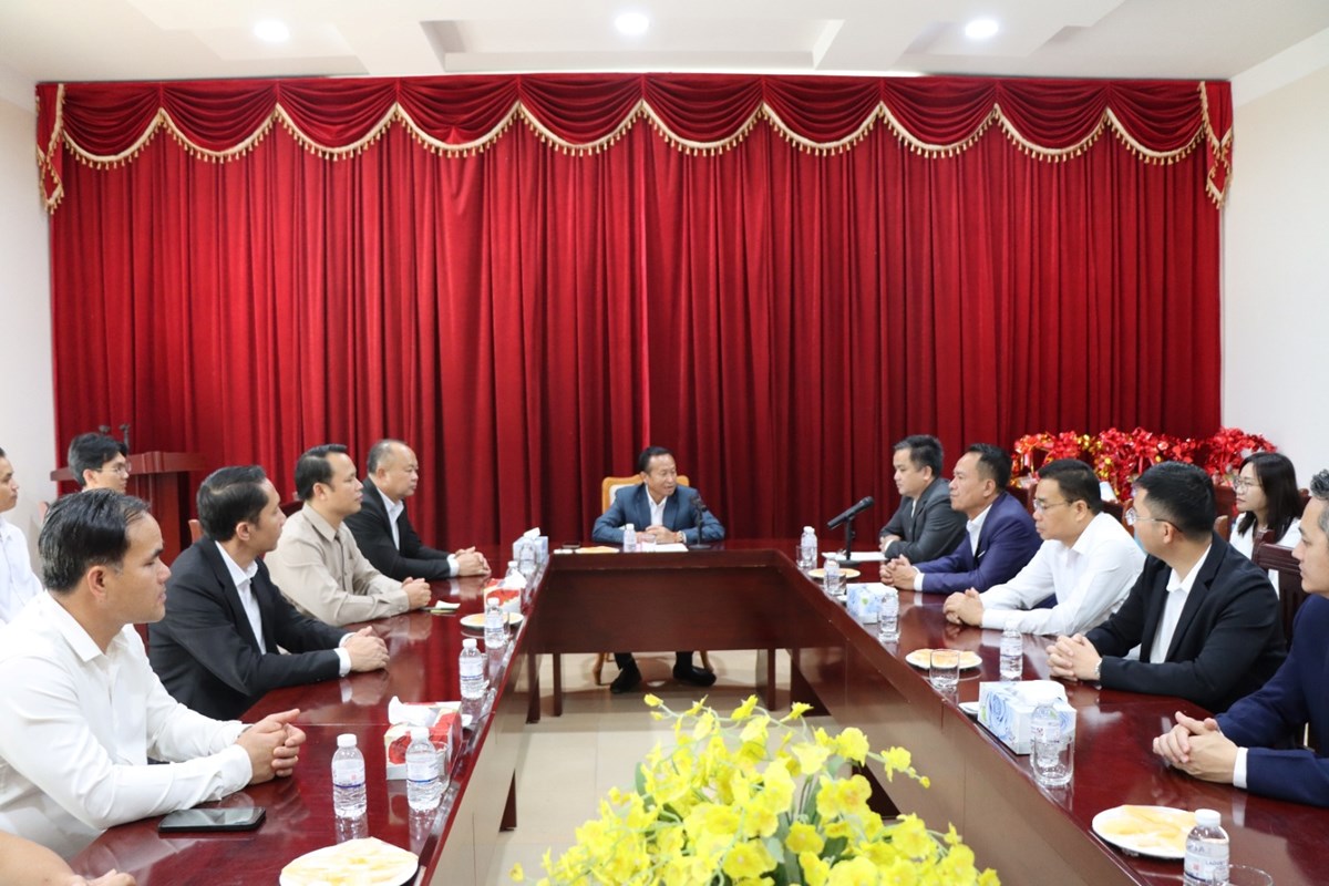 ການນຳແຂວງຊຽງຂວາງອວຍພອນຊາວຫວຽດນາມໂອກາດວັນຊາດຄົບຮອບ 81 ປີ image 2 ການນຳແຂວງຊຽງຂວາງອວຍພອນຊາວຫວຽດນາມໂອກາດວນຊາດຄບຮອບ 81 ປ - image 2