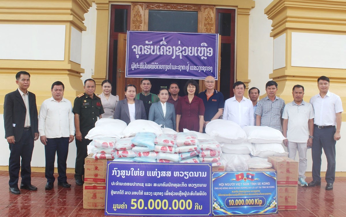 ກງສນໃຫຍຫວຽດນາມ ມອບເຄອງຊວຍເຫອ ໃຫຜປະສບໄພຢແຂວງເຊກອງ - image 2