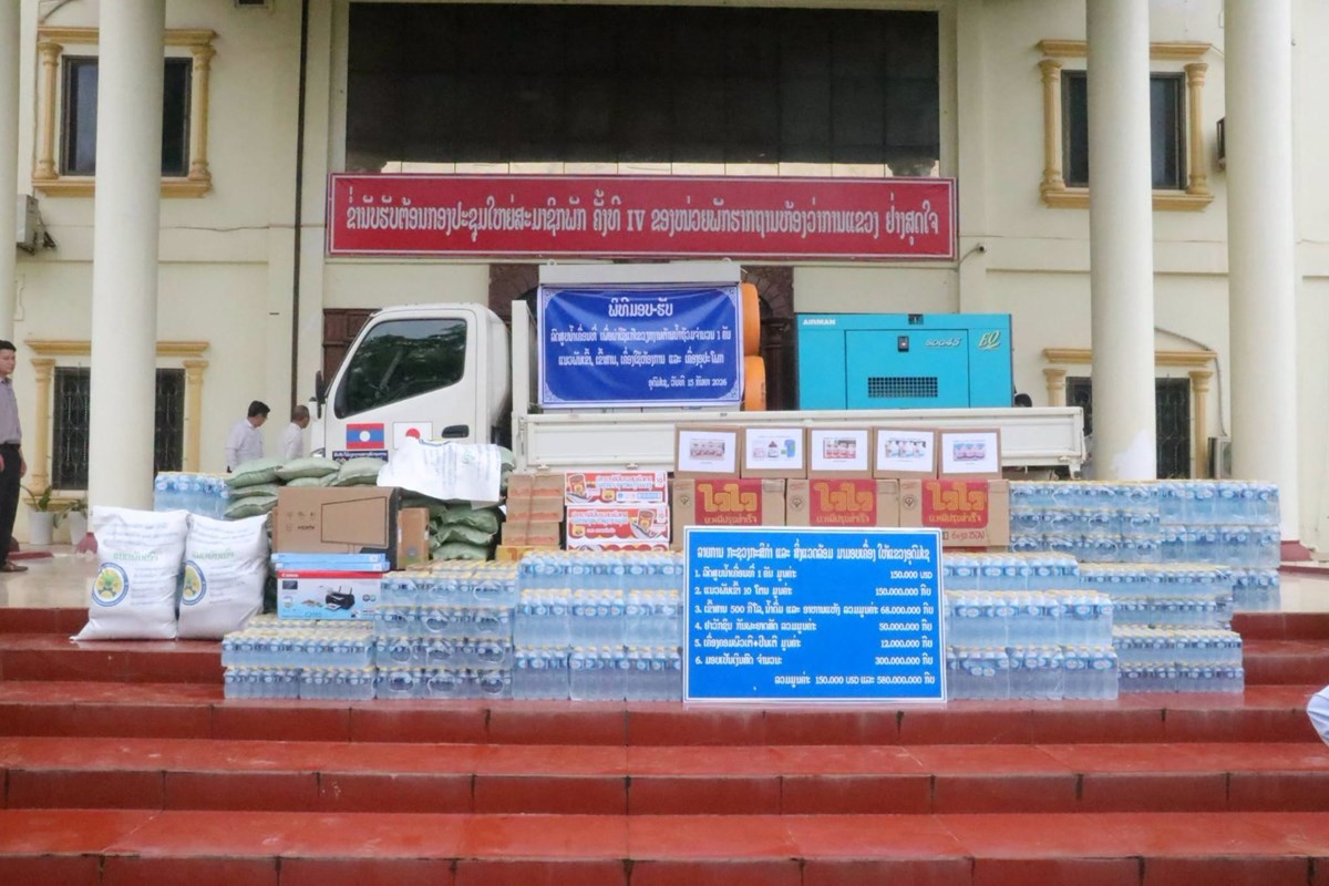 ອດມໄຊ ໄດຮບອປະກອນ ແລະ ເຄອງຊວຍເຫອເພອຟນຟການຜະລດກະສກຳ - image 1