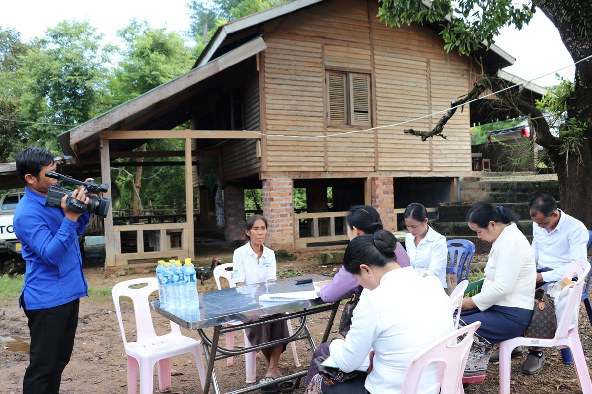 ຈາກຄອບຄົວທຸກຍາກ ສູ່ຄອບຄົວມີລາຍຮັບ ແລະ ເພິ່ງພາຕົນເອງ ດ້ວຍການປູກເຂົ້າ image 1 ຈາກຄອບຄວທກຍາກ ສຄອບຄວມລາຍຮບ ແລະ ເພງພາຕນເອງ ດວຍການປກເຂາ - image 1