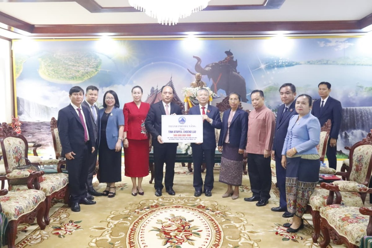 ເລຂາພັກແຂວງອັດຕະປື ຕ້ອນຮັບຄະນະຜູ້ແທນຂັ້ນສູງນະຄອນດາໜັງ image 2 ເລຂາພກແຂວງອດຕະປ ຕອນຮບຄະນະຜແທນຂນສງນະຄອນດາໜງ - image 2