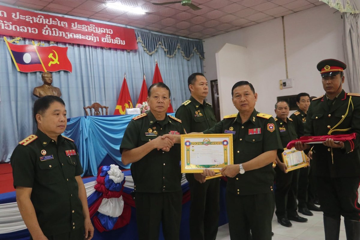 ກອງບັນຊາການທະຫານແຂວງຫຼວງນໍ້າທາ ປະກາດເລື່ອນຊັ້ນໃຫ້ນາຍທະຫານ image 2 ກອງບນຊາການທະຫານແຂວງຫວງນາທາ ປະກາດເລອນຊນໃຫນາຍທະຫານ - image 2