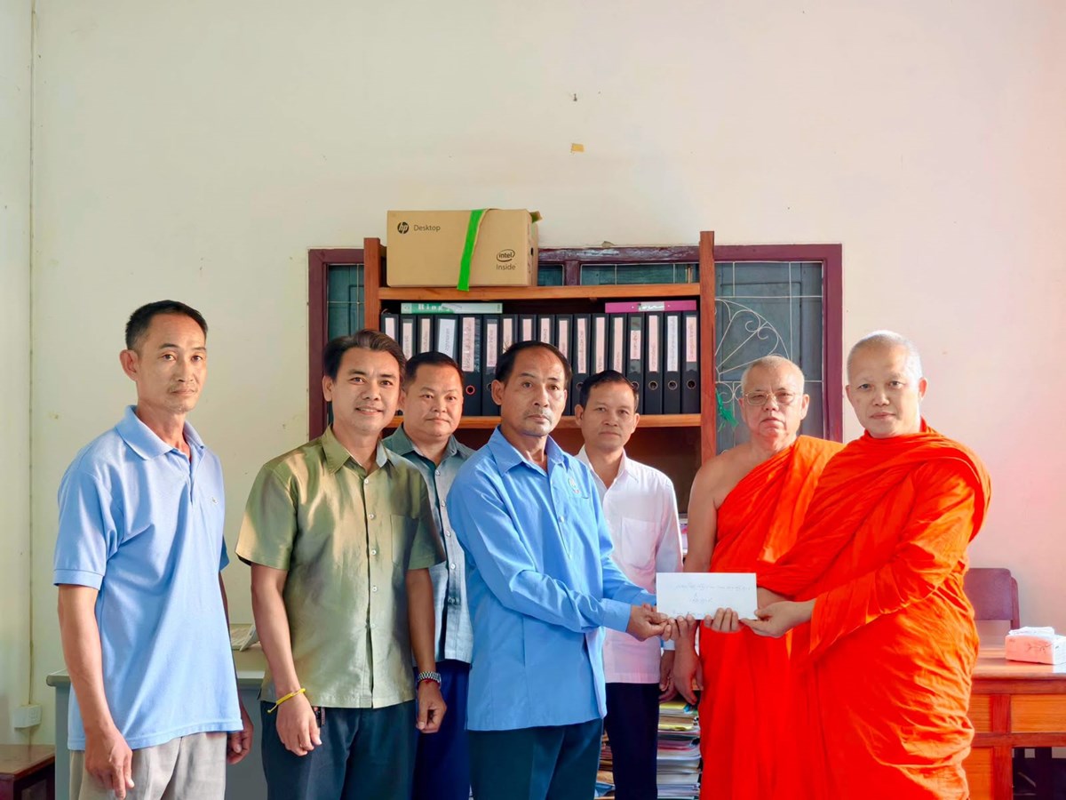 ປະທານ ອພສ ແຂວງຫຼວງພະບາງ ເຄື່ອນໄຫວຢ້ຽມຢາມເມືອງວຽງຄຳ image 3 ປະທານ ອພສ ແຂວງຫວງພະບາງ ເຄອນໄຫວຢຽມຢາມເມອງວຽງຄຳ - image 3