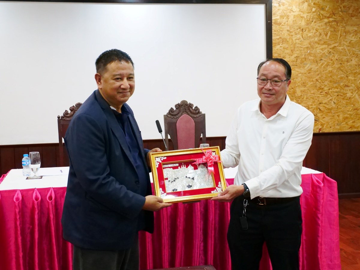 ສື່ມວນຊົນປະເທດໄທ ພົບປະສື່ມວນຊົນແຂວງຫຼວງພະບາງ image 2 ສມວນຊນປະເທດໄທ ພບປະສມວນຊນແຂວງຫວງພະບາງ - image 2