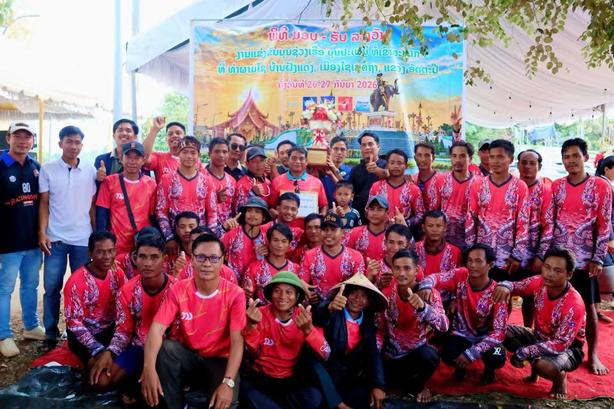 ເຮືອຕາແສງໂພໄຊຄວ້າແຊັມ 22 ສີພາຍ ໃນງານບຸນຊ່ວງເຮືອປະຈໍາປີ 2026 image 3 ເຮອຕາແສງໂພໄຊຄວາແຊມ 22 ສພາຍ ໃນງານບນຊວງເຮອປະຈາປ 2026 - image 3