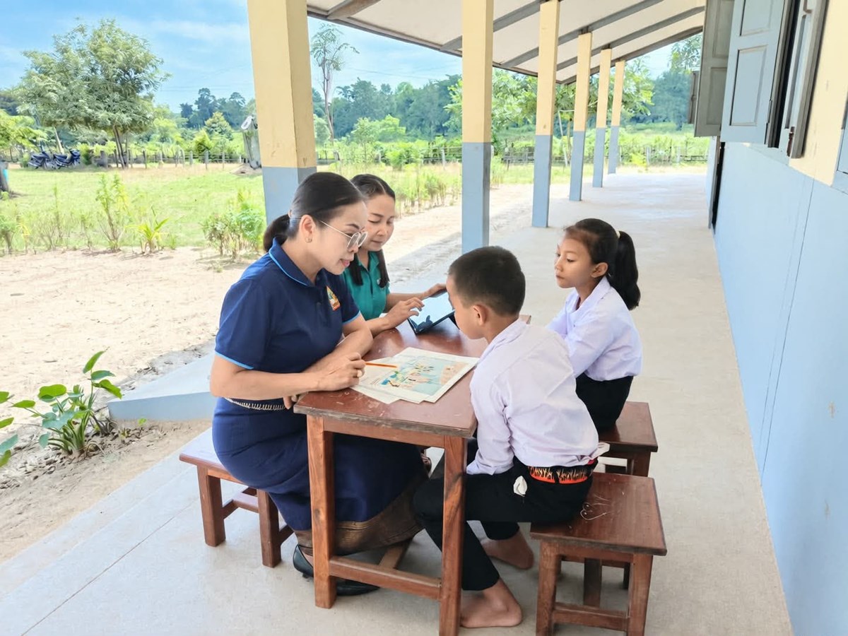 ສ​ສກເລມຄນຄວາ ປດໄຈທຊວຍສງເສມທກສະພາສາລາວ ແລະ ການຮໜງສຂອງນກຮຽນຊນ​ປະ​ຖມ - image 1
