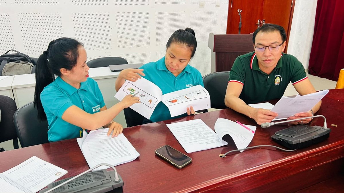 ສ​ສກເລມຄນຄວາ ປດໄຈທຊວຍສງເສມທກສະພາສາລາວ ແລະ ການຮໜງສຂອງນກຮຽນຊນ​ປະ​ຖມ - image 2