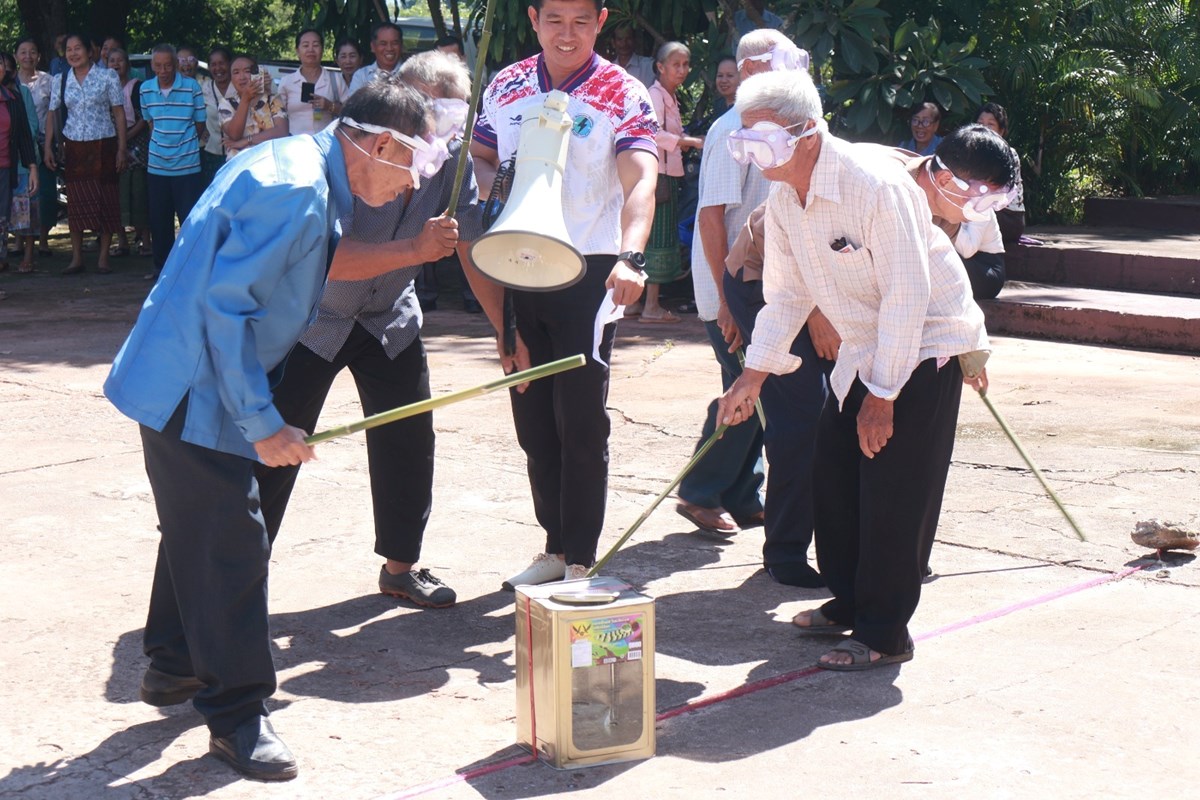 ແກ່ນທ້າວ ສະຫຼອງວັນຄົນພິການແຫ່ງຊາດ ແລະ ວັນຜູ້ອາຍຸສູງສາກົນ image 3 ແກນທາວ ສະຫອງວນຄນພການແຫງຊາດ ແລະ ວນຜອາຍສງສາກນ - image 3
