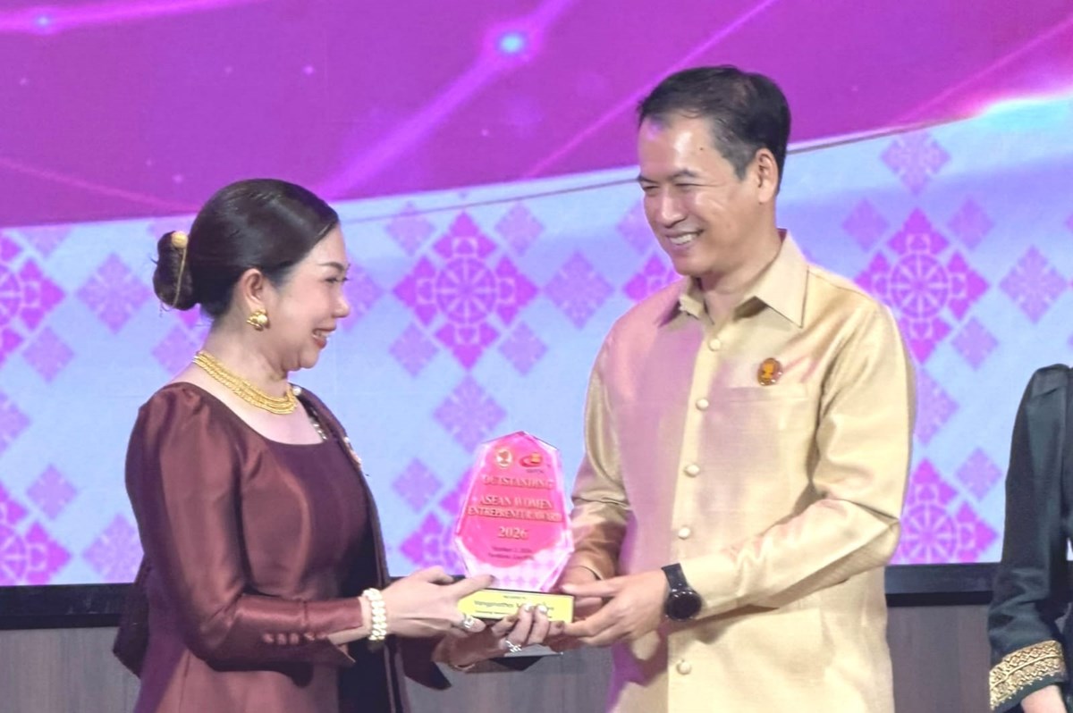ທານ​ ນາງ​ ຫວງພະໄທ ໄຊຍະປນຍາ ດໃຈທໄດຮບລາງວນເຄອຂາຍຜປະກອບການຍງດເດນອາຊຽນ ປ​ 2026​ - image 1