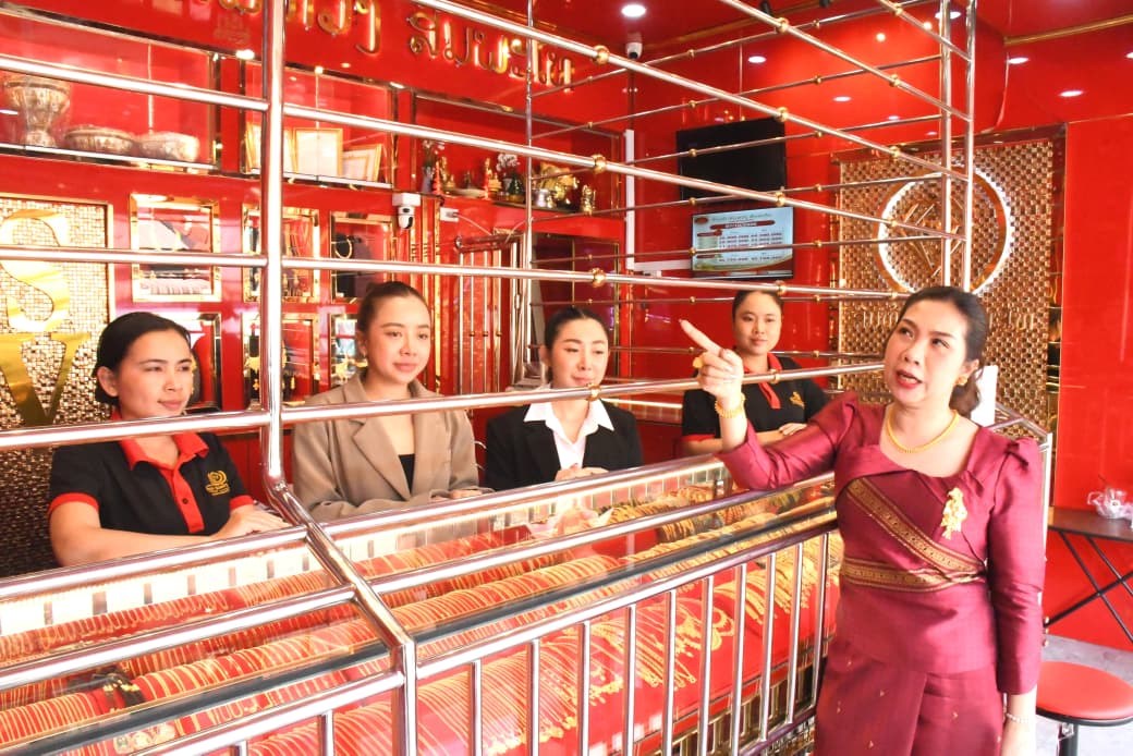 ທານ​ ນາງ​ ຫວງພະໄທ ໄຊຍະປນຍາ ດໃຈທໄດຮບລາງວນເຄອຂາຍຜປະກອບການຍງດເດນອາຊຽນ ປ​ 2026​ - image 2