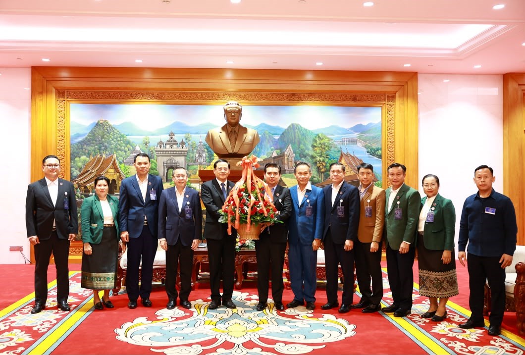 ຄະນະ ສສຊ ເຂດ 12 ເຂາອວຍພອນປະທານສະພາແຫງຊາດ ແລະ ນາຍກລດຖະມນຕ ຄນໃໝ - image 1