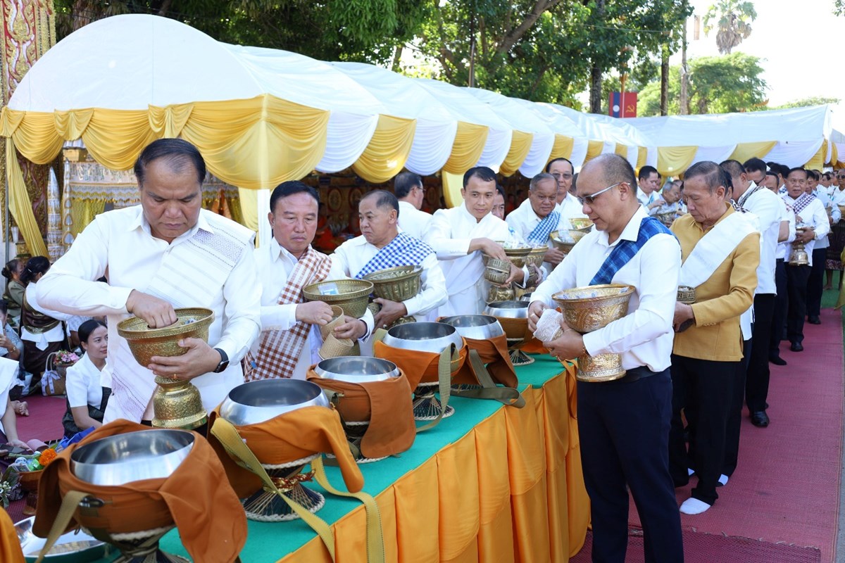 ຊາວພຸດເມືອງທ່າແຂກ ພ້ອມໃຈໃສ່ບາດ ສືບສານຮີດຄອງປະເພນີທີ່ຫໍຫຼັກເມືອງ image 2 ຊາວພດເມອງທາແຂກ ພອມໃຈໃສບາດ ສບສານຮດຄອງປະເພນທຫຫກເມອງ - image 2