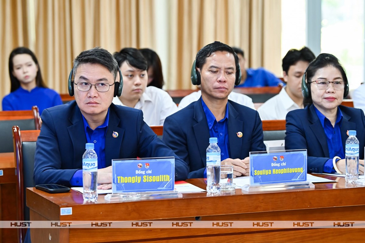 ສນກາງຊາວໜມລາວ ຊກຍການຮວມມດານ AI ແລະ ການສກສາ ທຫວຽດນາມ - image 1