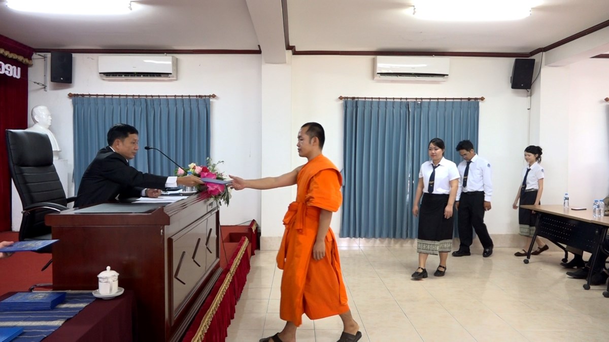 ສະຖາບັນວິຈິດສິນແຫ່ງຊາດ ມອບໃບປະກາສະນີຍະບັດໃຫ້ຜູ້ສຳເລັດການສຶກສາ image 3 ສະຖາບນວຈດສນແຫງຊາດ ມອບໃບປະກາສະນຍະບດໃຫຜສຳເລດການສກສາ - image 3