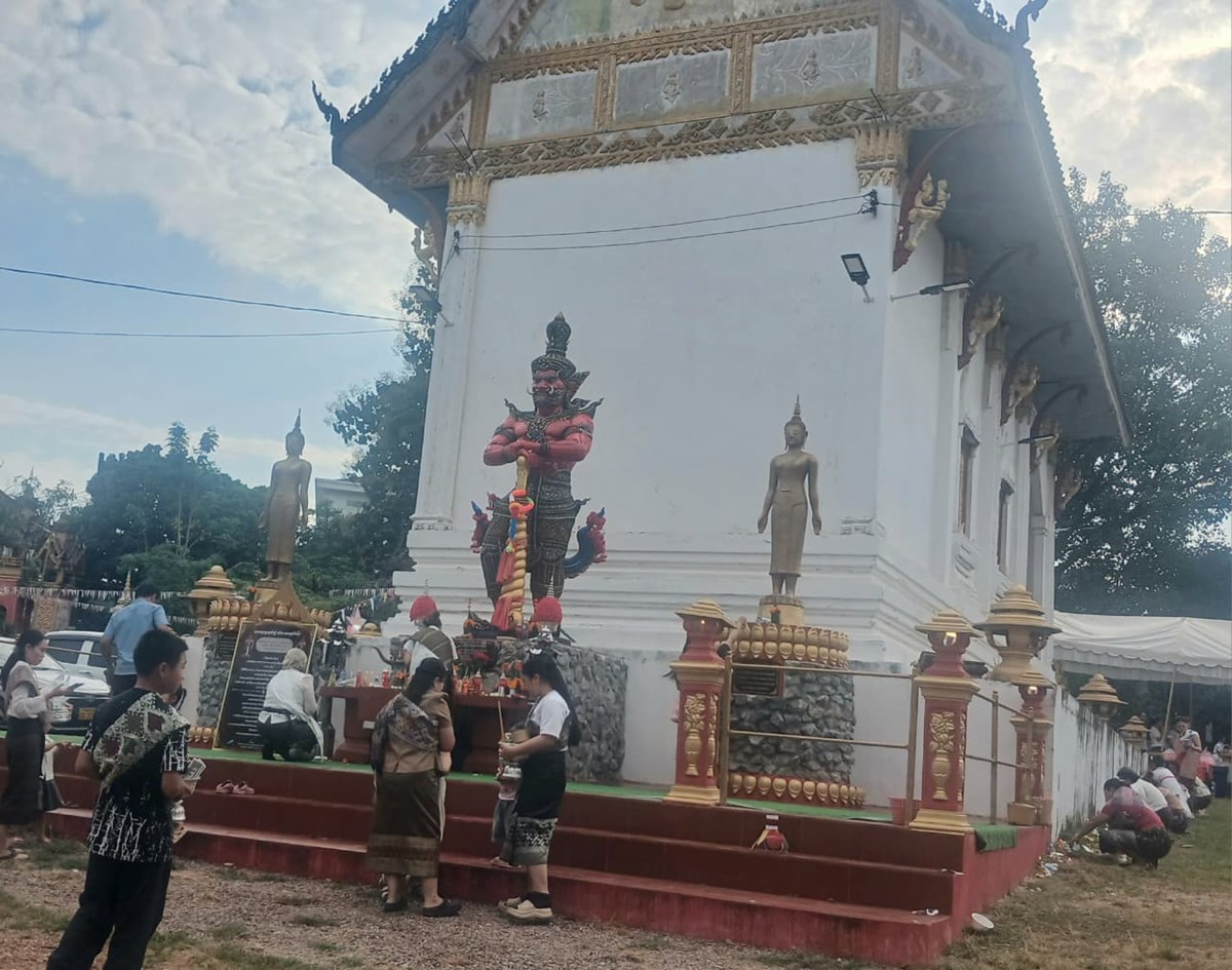 ຊາວພດຮວມກນໃສບາດ ໃນມບນອອກພນສາປະວຣະນາ ຮກສາໄດຮດຄອງປະເພນລາວ - image 2