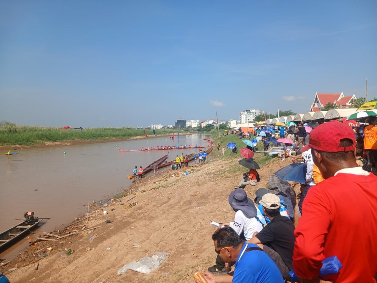 ເປີດການແຂ່ງຂັນຊ່ວງເຮືອປະເພນີ ປະຈໍາປີ 2026 ທີ່ທ່າວັດຈັນຢ່າງເປັນທາງການ image 4 ເປດການແຂງຂນຊວງເຮອປະເພນ ປະຈາປ 2026 ທທາວດຈນຢາງເປນທາງການ - image 4